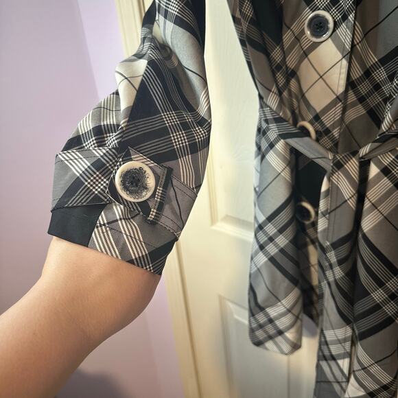 Axcess Liz Claiborne Plaid Belted Trench Coat Size M Black White Chic Preppy - Picture 5 of 12